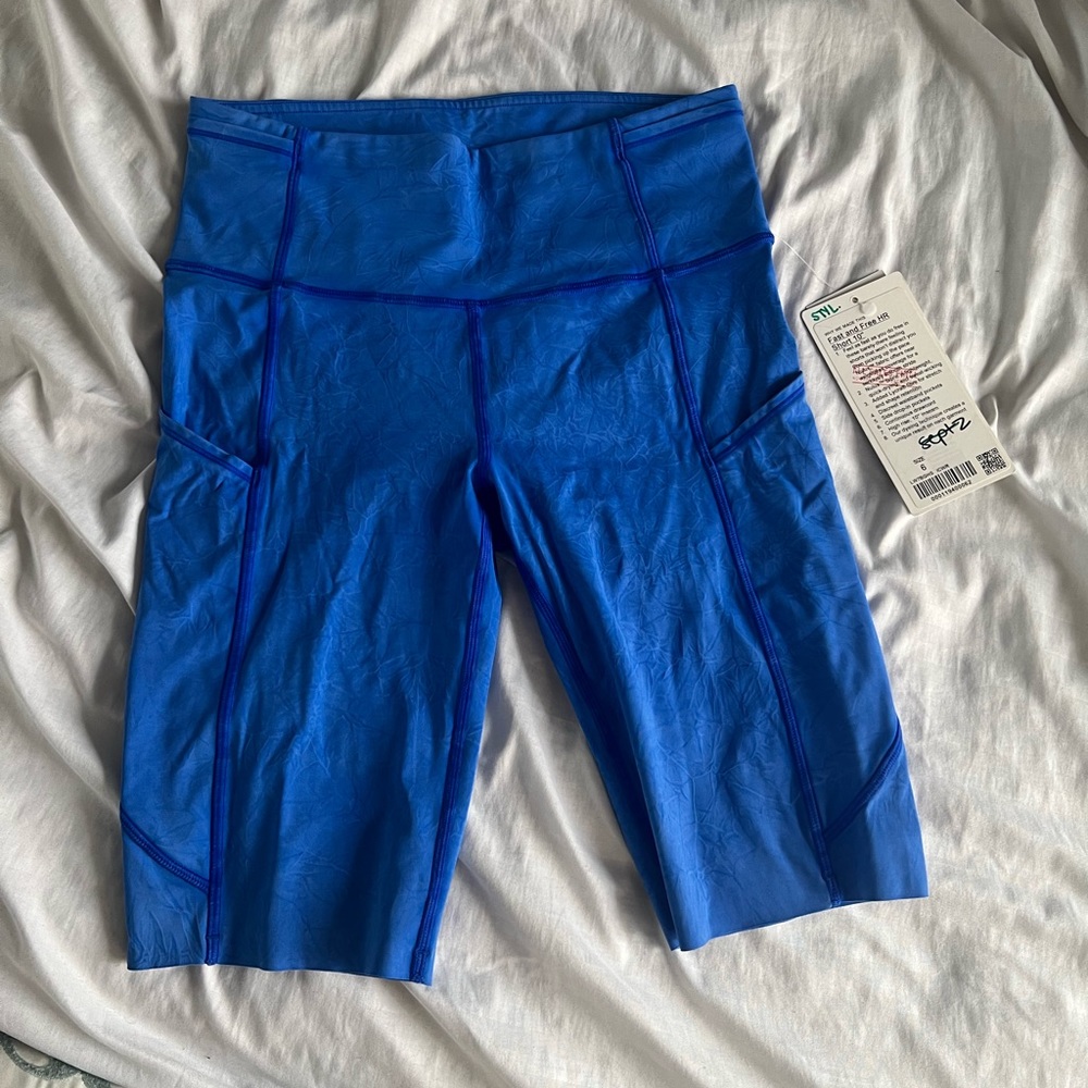 LULULEMON | fast and free hr short 10" | size 6 | Blue shorts